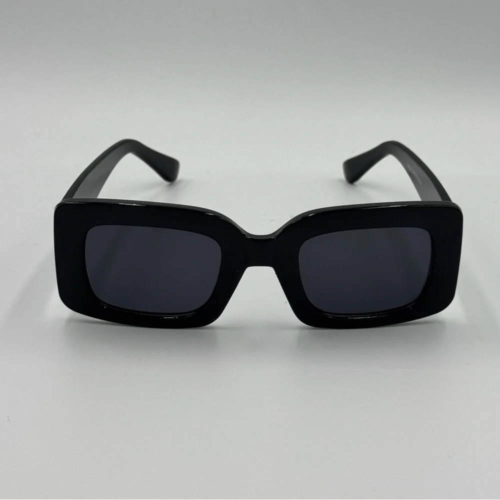 NWT YuJian Black Square Polarized Sunglasses Gender Neutral